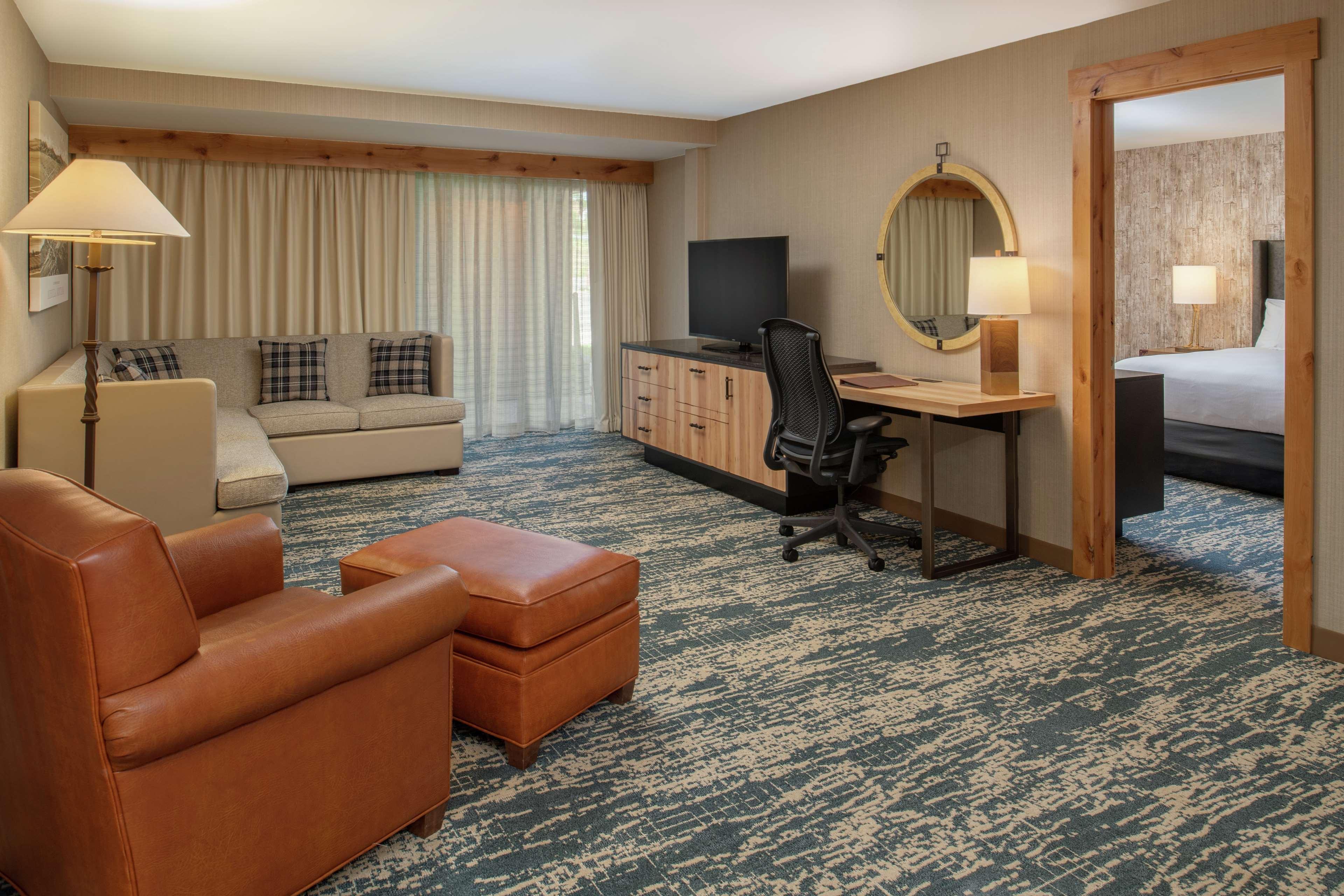 Doubletree By Hilton Missoula Edgewater Hotel Exterior photo