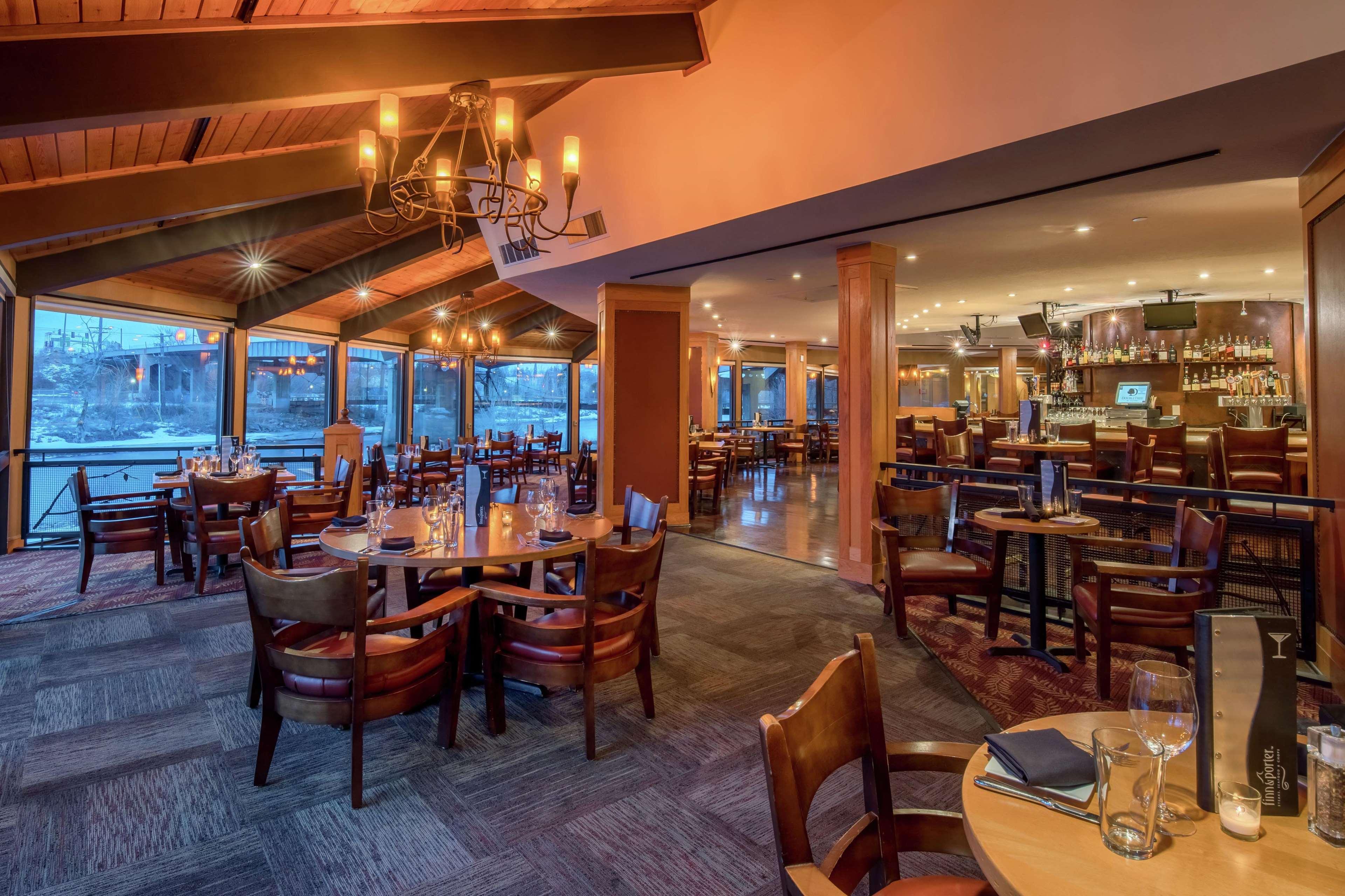 Doubletree By Hilton Missoula Edgewater Hotel Exterior photo