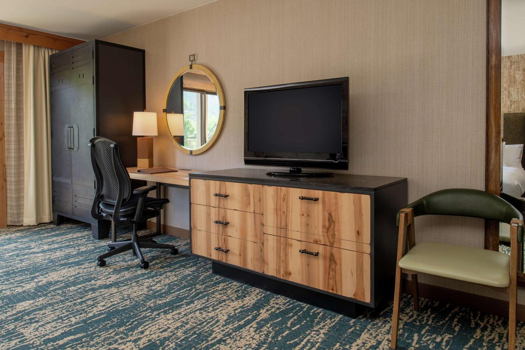 Doubletree By Hilton Missoula Edgewater Hotel Exterior photo