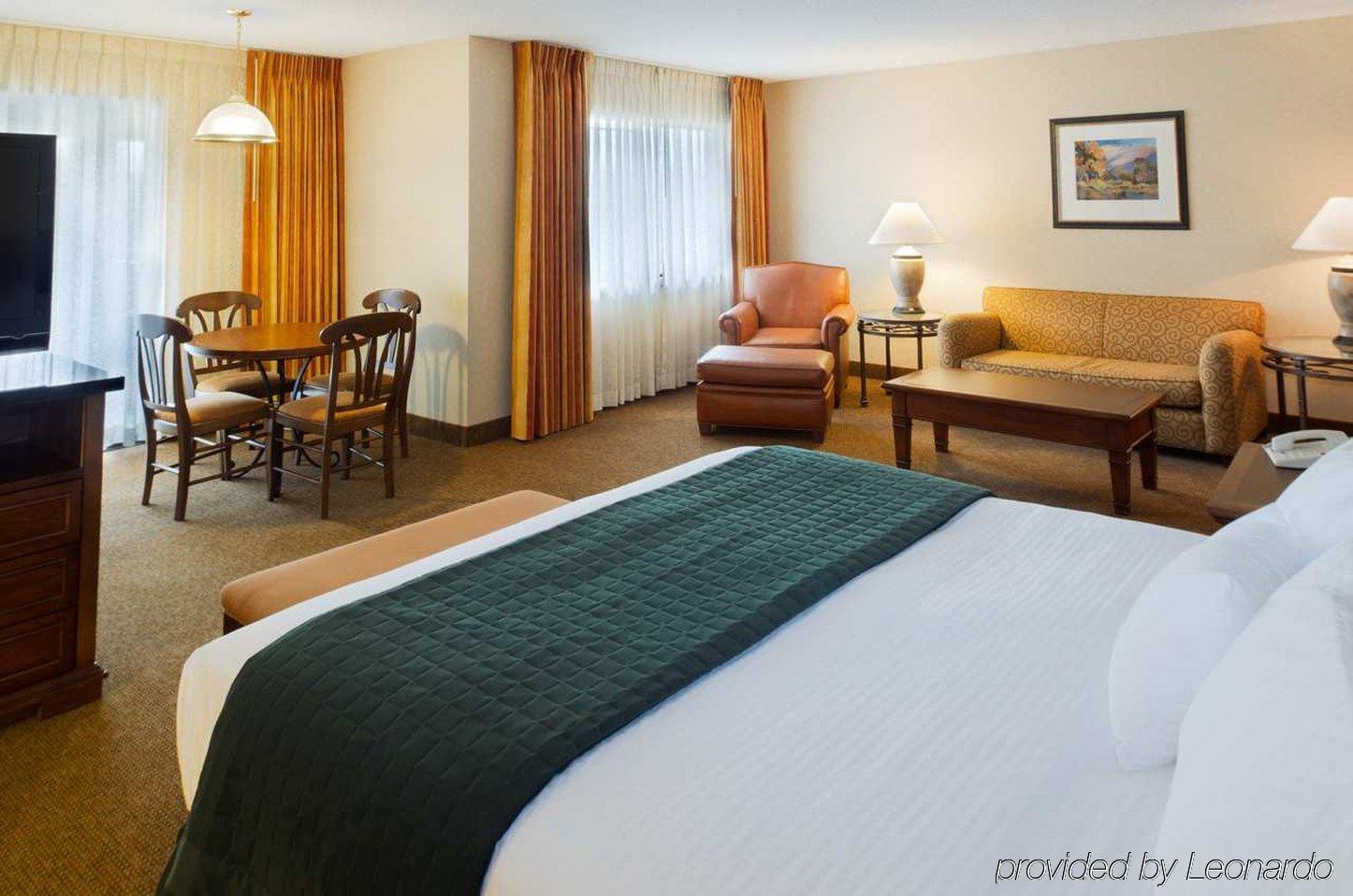 Doubletree By Hilton Missoula Edgewater Hotel Room photo