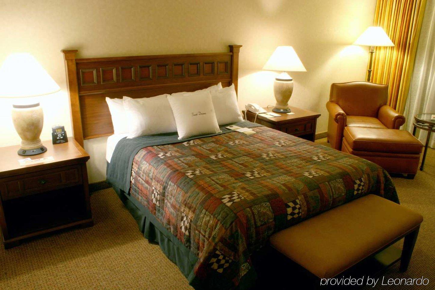 Doubletree By Hilton Missoula Edgewater Hotel Room photo