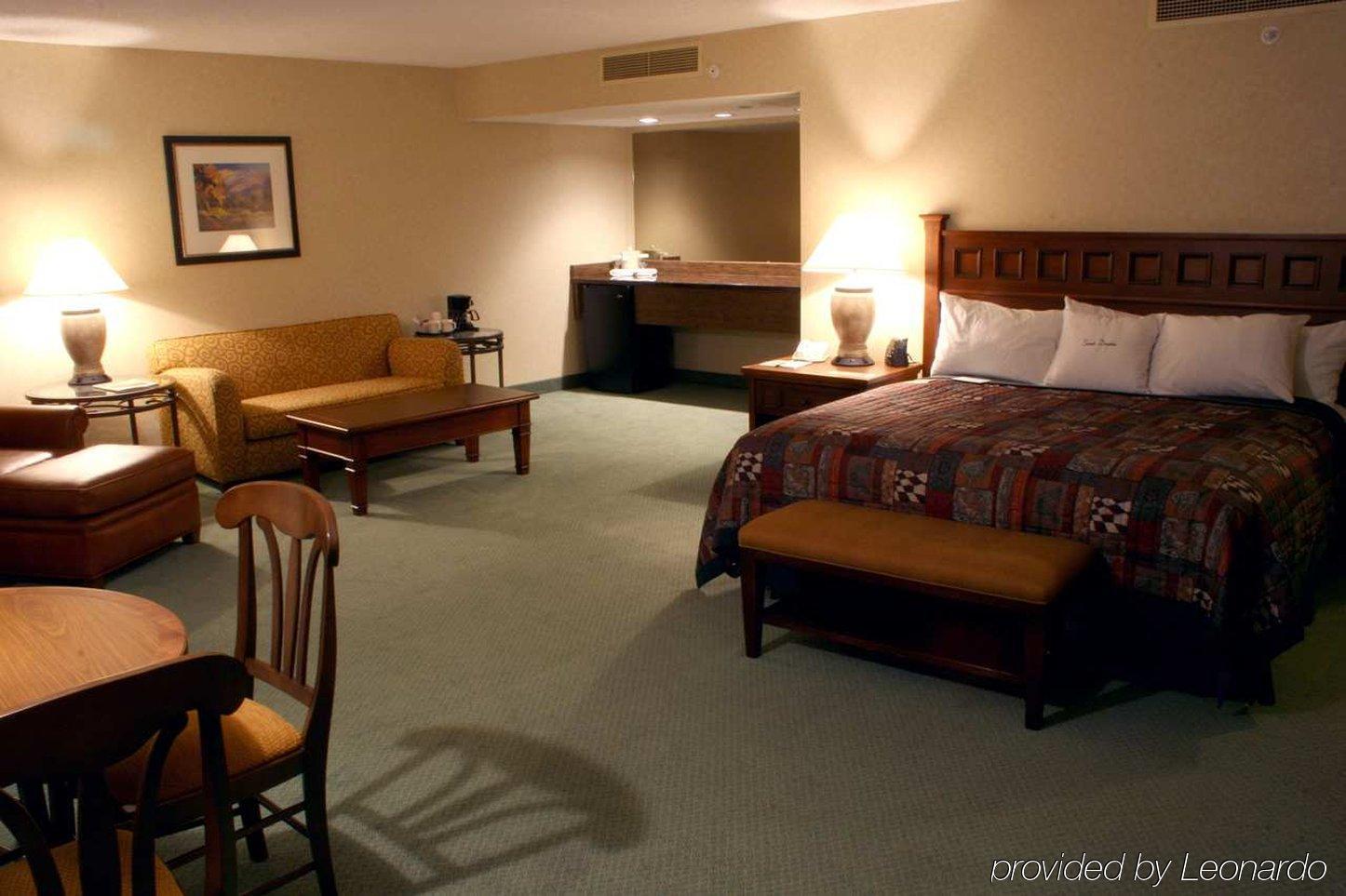 Doubletree By Hilton Missoula Edgewater Hotel Room photo
